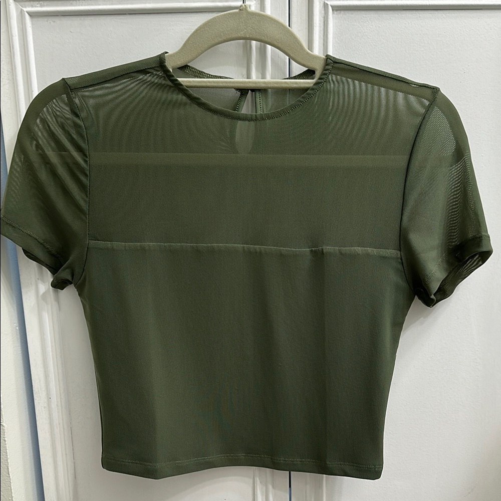 ReoRia Green Crop Top Short Sleeve T-Shirt - new!!
